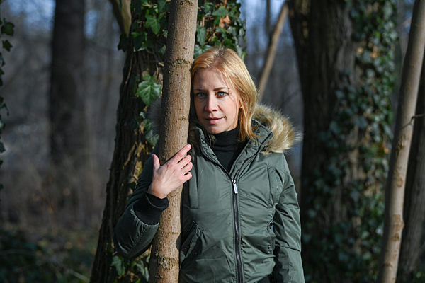 EXCLUSIVE - Ein Spaziergang mit Annika Ernst