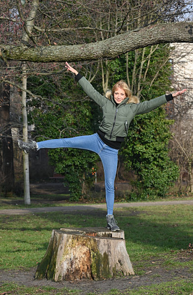 EXCLUSIVE - Ein Spaziergang mit Annika Ernst