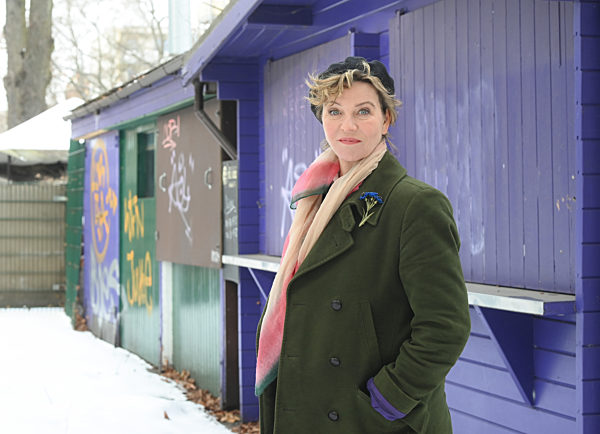 EXCLUSIVE - Ein Spaziergang mit Margarita Broich