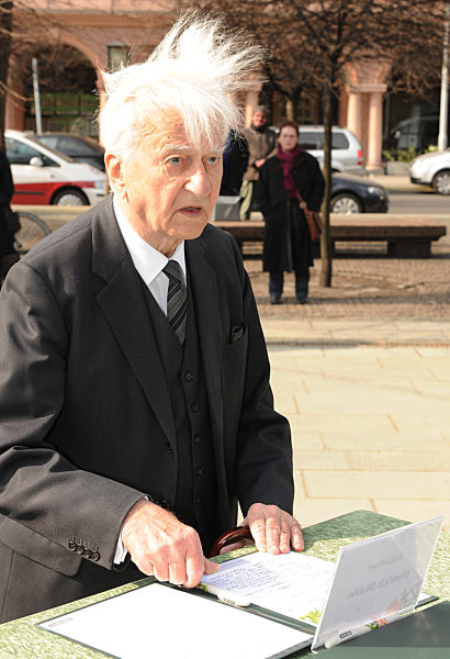 Trauerfeier für Dietrch Stobbe