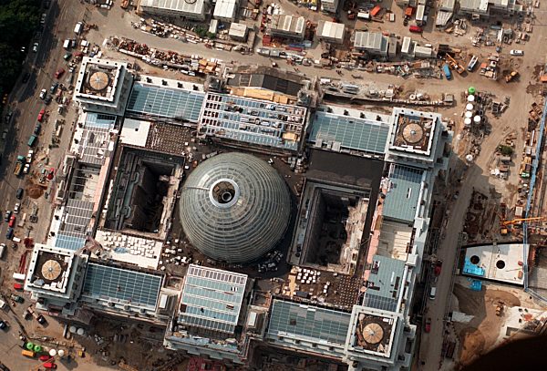 Luftaufnahme der Reichstagsbaustelle