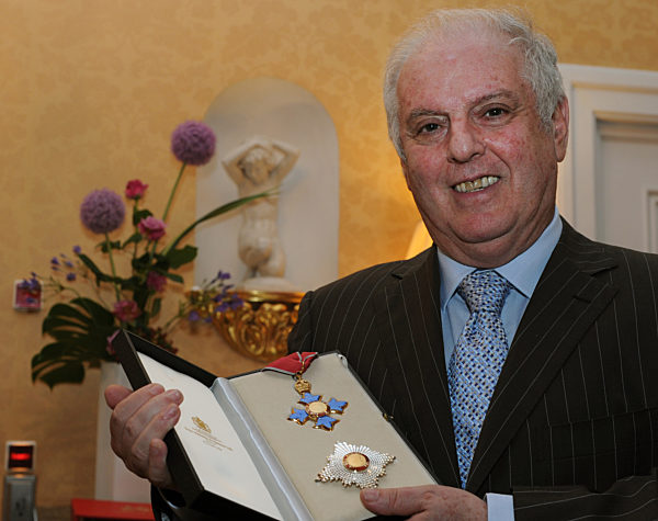 Daniel Barenboim als Ritter des britischen Empires geehrt