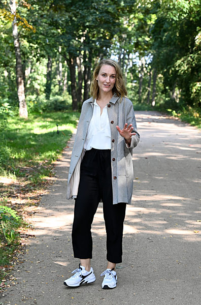 EXCLUSIVE - Ein Spaziergang mit Christina Athenstädt