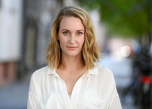 EXCLUSIVE - Ein Spaziergang mit Christina Athenstädt