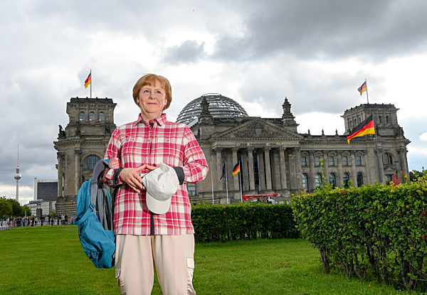 Wachsfigur von Merkel im Freizeitlook