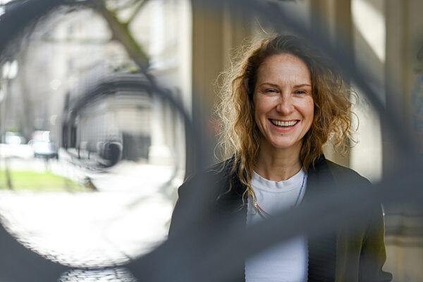 Ein Spaziergang mit Schauspielerin Chiara Schoras