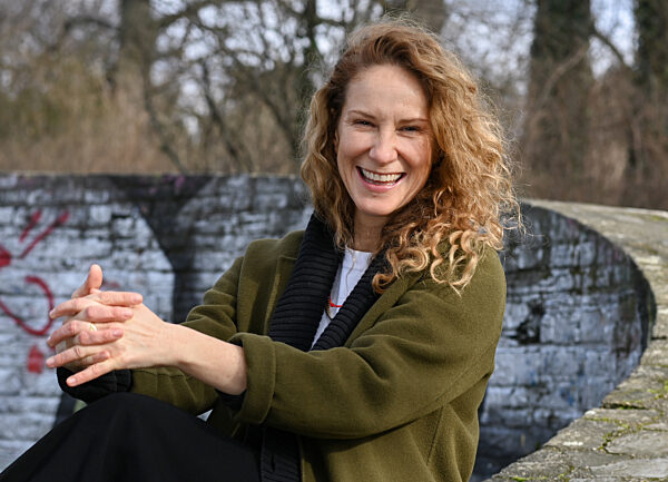 Ein Spaziergang mit Schauspielerin Chiara Schoras