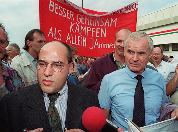Demonstration gegen Ausländerhaß (Archivfoto und Text 1992)