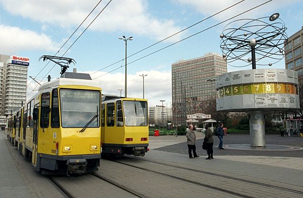 Straßenbahnen auf dem Alexanderplatz