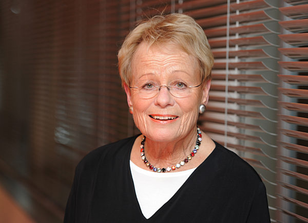 Wibke Bruhns stellt ihr Buch "Nachrichtenzeit" vor