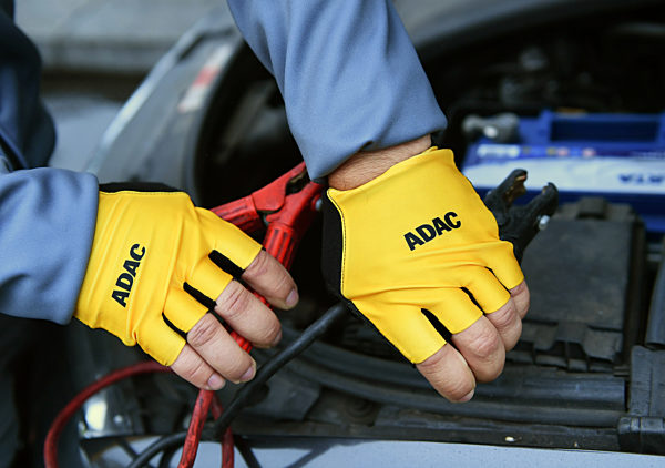 ADAC setzt E-Bikes ein