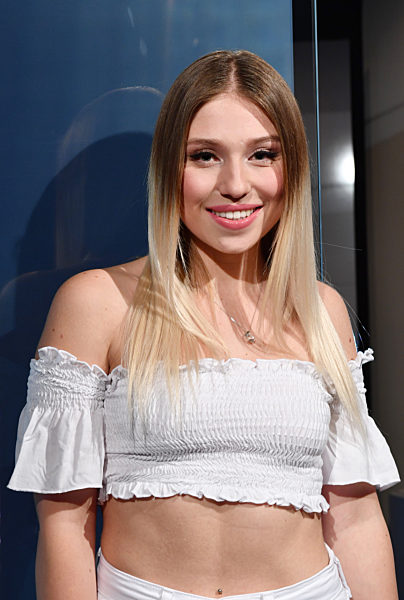 YouTuberin Bianca "Bibi" Heinicke als Tussauds Hologramm