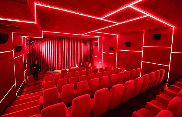 Eröffnung des Kinos delphi Lux