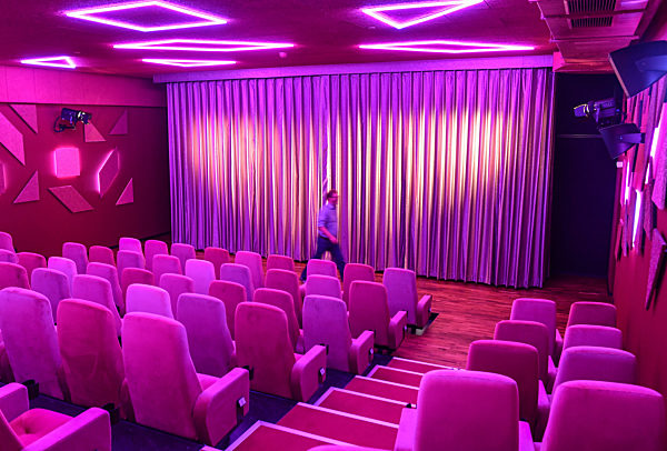 Eröffnung des Kinos delphi Lux