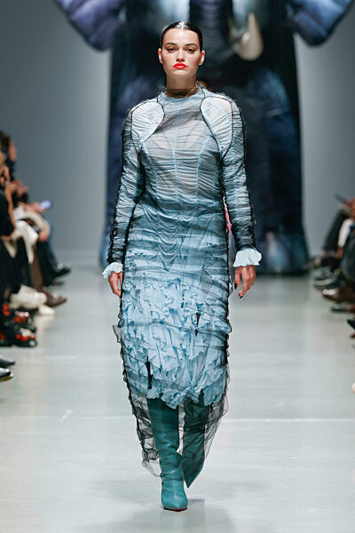 ESTER MANAS Spring/Summer 2025 Runway during Paris Fashion Week on September 2024 - Paris, France, 24/09/2024