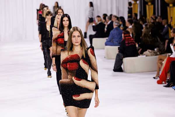 BALMAIN Spring/Summer 2025 Runway during Paris Fashion Week on September 2024 - Paris, France, 25/09/2024