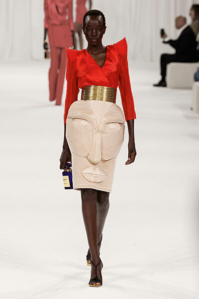 BALMAIN Spring/Summer 2025 Runway during Paris Fashion Week on September 2024 - Paris, France, 25/09/2024