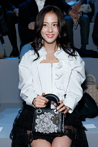 Jisoo attends CHRISTIAN DIOR Autumn-Winter 2025 runway during Paris Fashion Week on March 2025 -