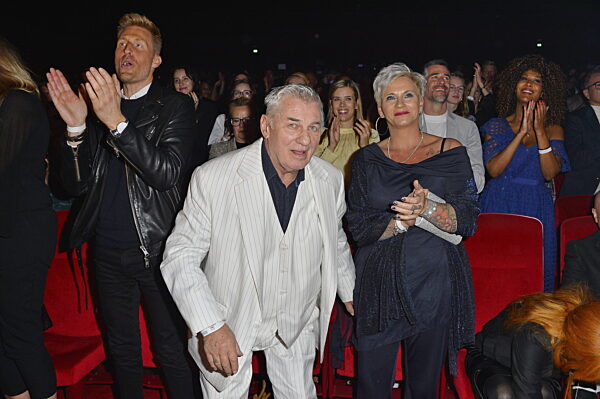 Hamburg: PREMIERE Disneys DIE EISKOENIGIN