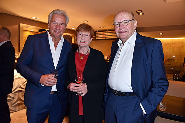 Berlin: Friedrichstadt-Palast Berlin: FALLING | IN LOVE