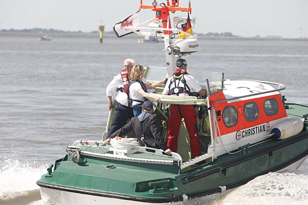 Bremerhaven: Bundespräsident Frank-Walter Steinmeier und seine Frau Elke Büdenbender