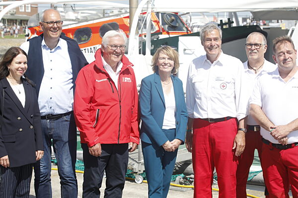 Bremerhaven: Bundespräsident Frank-Walter Steinmeier und seine Frau Elke Büdenbender