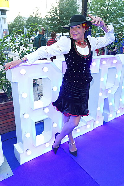 Berlin: Hofbräu Oktoberfestbeginn mit Fassanstich