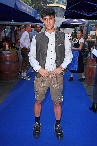 Berlin: Hofbräu Oktoberfestbeginn mit Fassanstich