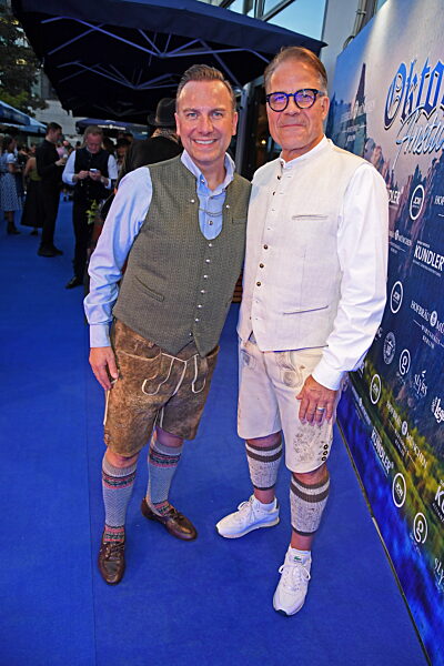 Berlin: Hofbräu Oktoberfestbeginn mit Fassanstich