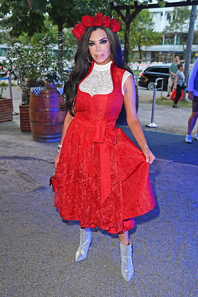 Berlin: Hofbräu Oktoberfestbeginn mit Fassanstich