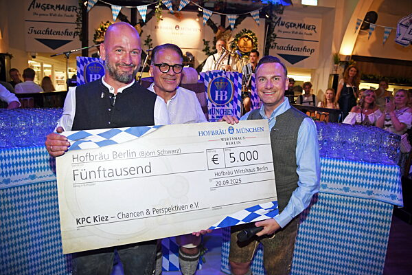 Berlin: Hofbräu Oktoberfestbeginn mit Fassanstich