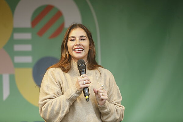 Erfurt: Sarah Engels live auf der Bühne