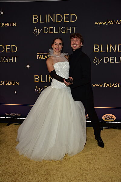 Berlin: Weltpremiere von BLINDED by DELIGHT