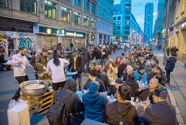 Fastenbrechen Ramadan Bahnhofsviertel  Frankfurt