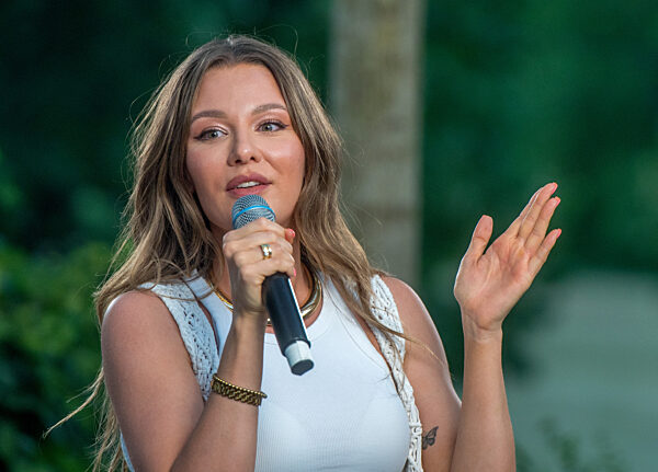 Sängerin Joelina Drews Talkshow Bembel und Gebabbel Frankfurt