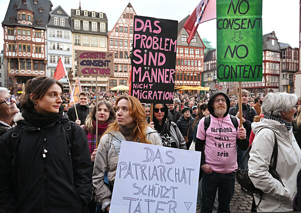 Protest Gewalt Frauen Frankfurt