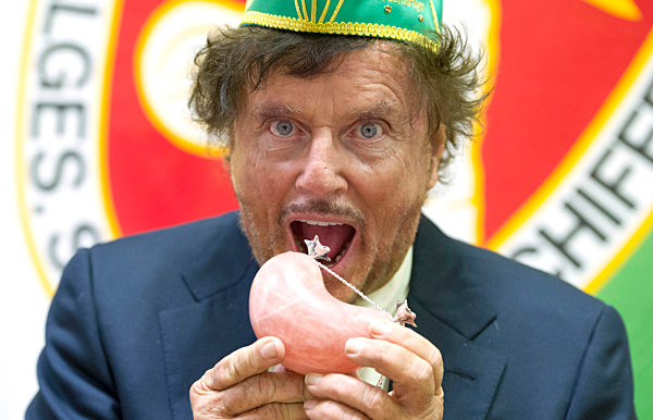 Dieter Wedel erhält Pfälzer Saumagen-Orden