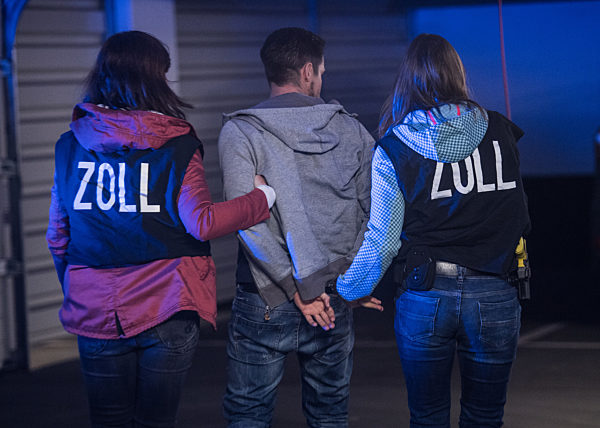 Zollfahndungsamt nimmt Drogendealer fest