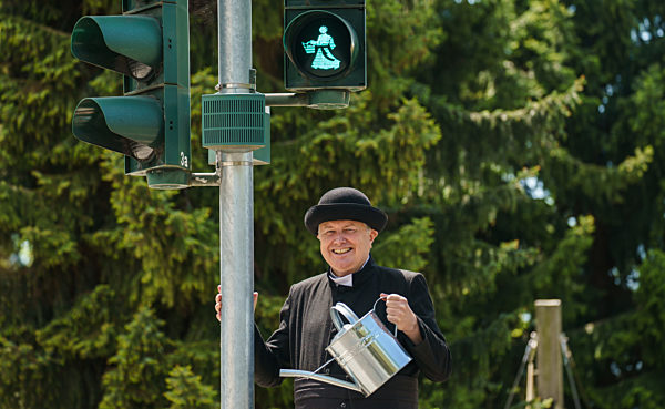 Kneipp-Fußgängerampel eingeweiht