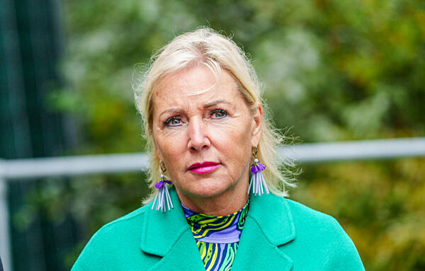 Mobilfunkmast mit Windturbinen eingeweiht