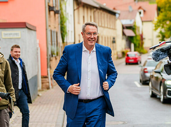 Ministerpräsident auf Solidaritätsbesuch in der Nordpfalz