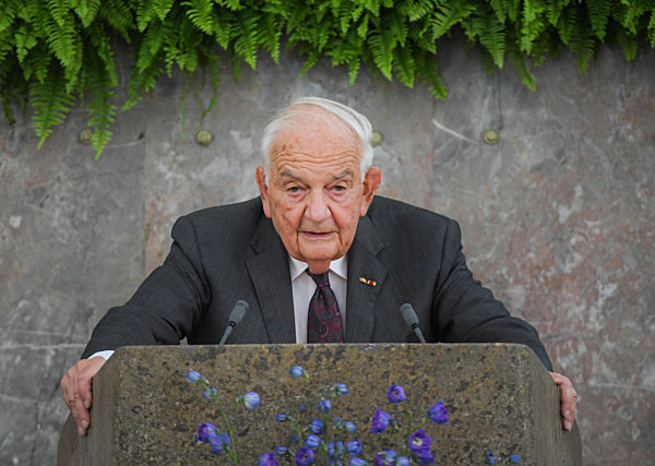 Petra Roth wird Ehrenbürgerin