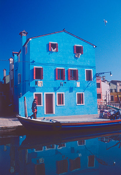 Boat and houses / Burano