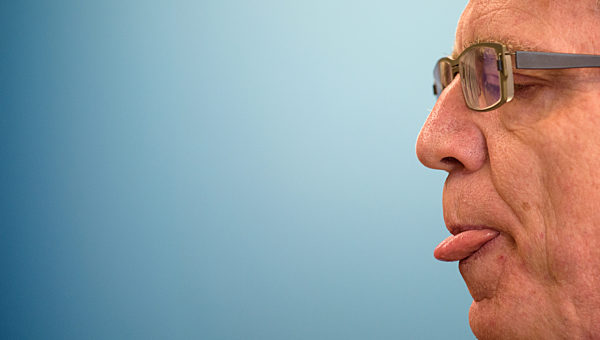 De Maiziere besucht Bundesamt für Migration und Flüchtlinge