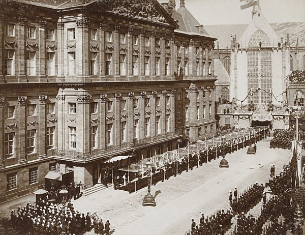 Wilhelmina away from the Royal Palace to the New Church, Nieuwe Kerk Amsterdam, The Netherlands, for her coronation as queen, Samuel Herz, 1898