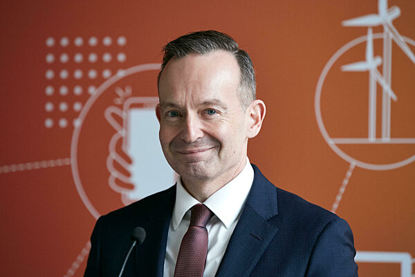 Berlin, Deutschland - Bundesminister Volker Wissing bei der Pressekonferenz zur Vorstellung der Digitalstrategie Deutschland.