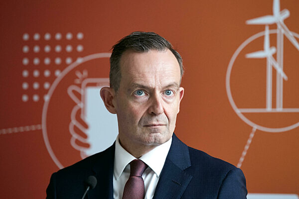 Berlin, Deutschland - Bundesminister Volker Wissing bei der Pressekonferenz zur Vorstellung der Digitalstrategie Deutschland.