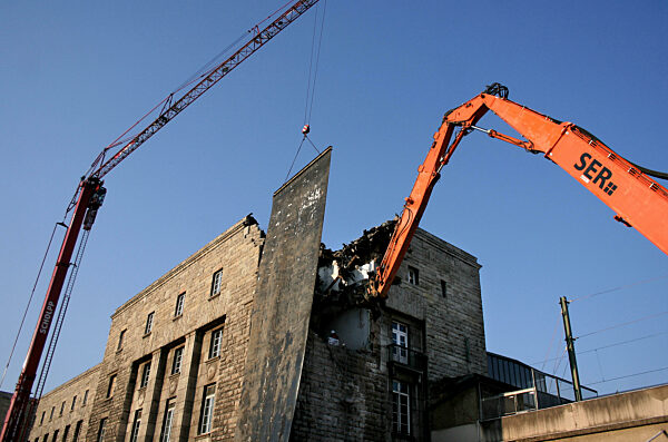 Stuttgart, Deutschland, Stuttgart 21, der Suedfluegel des Hauptbahnhofs wird Abgerissen