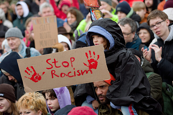 Berlin, Deutschland - Demonstration, Hand in Hand gegen Rechts