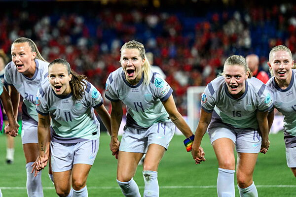 250702 Synne Sofie Kinden Jensen, Guro Reiten...